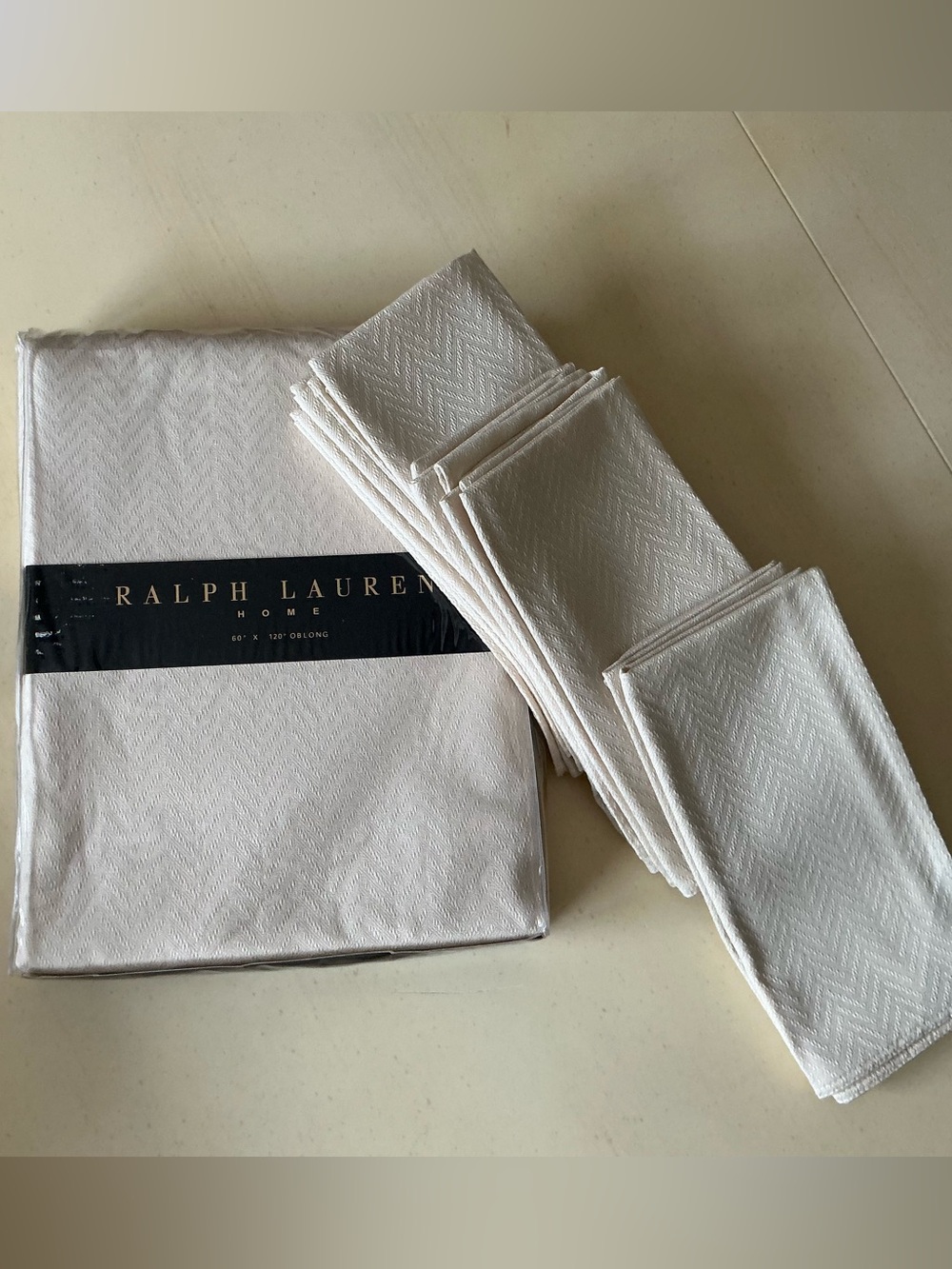 NWT Ralph Lauren 60x120 Tablecloth & 11 Napkins